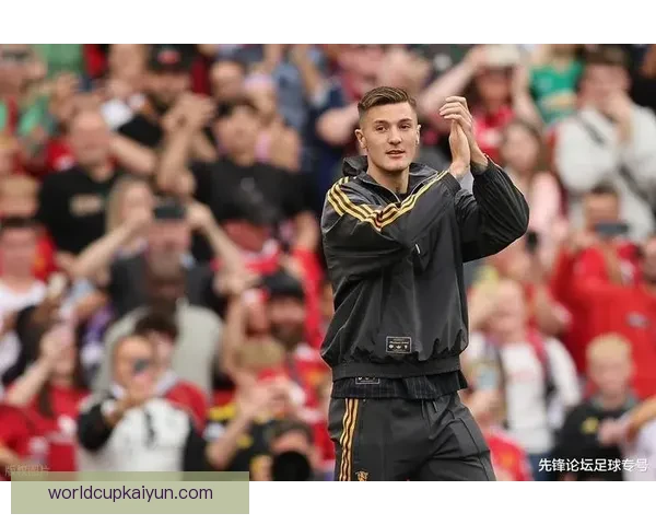 恩里克战术适应能力持续提升，球队竞争力增强引发关注